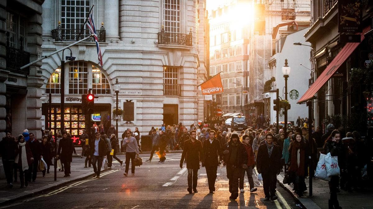 Multilingual storefronts: content split you should plan for